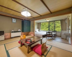 Hotel 塩原温泉 ６つの貸切露天 渓流の湯宿 柏屋旅館 (Nasushiobara, Japón)