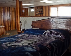 Hotel Log Cabin Lodge & Suites (Greensburg, USA)