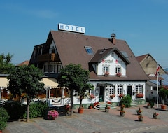 Otel Landgasthof Adler (Breisach, Almanya)