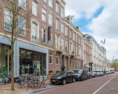 Khách sạn Cornelisz (Amsterdam, Hà Lan)