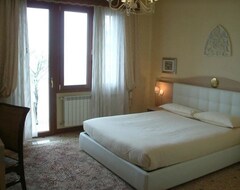 Hotel Oasis Lagoon & Residence (Venice, Italy)