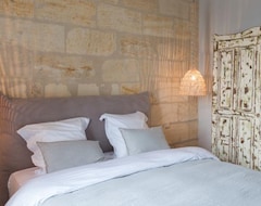 Hotel Logis De La Cadène (Saint-Emilion, France)