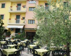 Hotel La Tavola Rotonda (Assisi, Italia)