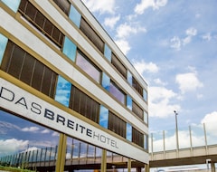 dasbreitehotel am Rhein (Basel, Schweiz)