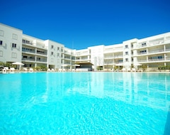 Tüm Ev/Apart Daire Luxury Marina Apartment With Fantastic Views, Lovely Pool & Large Sunny Balcony (Lagos, Portekiz)