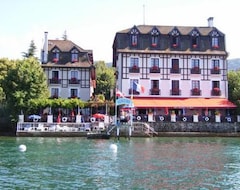 Hotel Logis Les Cygnes (Évian-les-Bains, France)