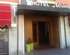 Khách sạn Hotel Cortina (Garda, Ý)