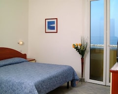 Otel Residence Algarve (Rimini, İtalya)