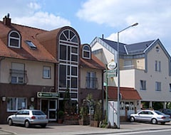 Khách sạn Hotel La Fontana Costanzo (Sankt Ingbert, Đức)