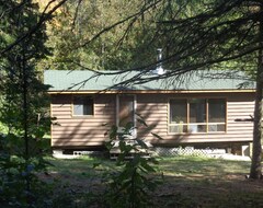 Entire House / Apartment Algonquin Cabin For Rent All Year Round (Emsdale, Canada)
