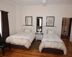 Hotel Rose Petals Guest House (East London, South Africa)