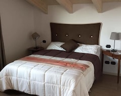 Bed & Breakfast La Villa Bianca Guest house (Cantu, Ý)