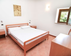 Hotel Residence Corte del Bosco (Garda, Italy)