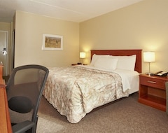 Hotel Colonial Square Inn & Suites (Saskatoon, Canadá)