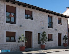 Aparthotel Apartamentos Turisticos Los Abuelos (Montemayor de Pililla, España)
