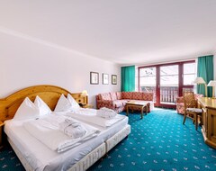 Khách sạn ROBINSON ALPENROSE ZÜRS (Zürs, Áo)