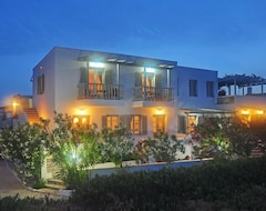 Hotel Rigas (Adamas, Greece)