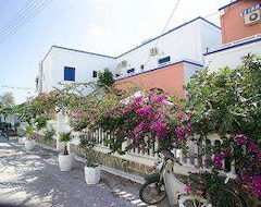 Khách sạn Villa Gambas (Kamari, Hy Lạp)