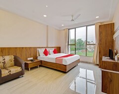 Oyo 45462 Hotel C Tara (Shirdi, Indija)