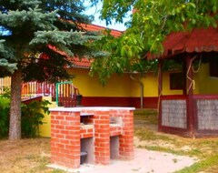 Otel Klára Vendégház (Badacsonytomaj, Macaristan)