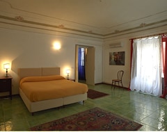 Hotel Casa Orioles (Palermo, Italy)
