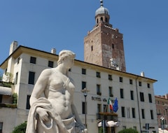 Otel Alla Torre (Castelfranco Veneto, İtalya)