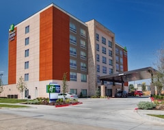 Holiday Inn Express & Suites Moore, An Ihg Hotel (Moore, ABD)