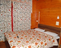 Khách sạn Zahgeer Continental Srinagar (Srinagar, Ấn Độ)