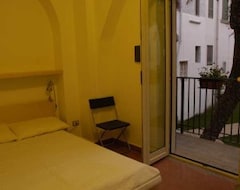 Hotelli La Controra Hostel Naples (Napoli, Italia)
