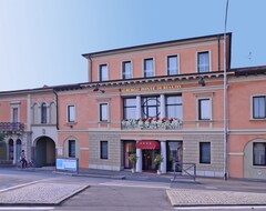 Khách sạn Hotel Ponte Di Rialto (Crema, Ý)