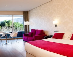 Serviced apartment Apartosuites Jardines de Sabatini (Madrid, Spain)