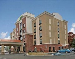 Khách sạn Holiday Inn Express Hotel & Suites Hope Mills-Fayetteville Airport, An Ihg Hotel (Hope Mills, Hoa Kỳ)