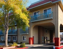 Hotel Phoenix Lodge 3 (Tracy, USA)