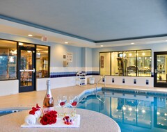Hotel Comfort Suites Beaufort near Parris Island (Beaufort, USA)
