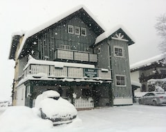 Khách sạn Chalet Gamsjäger (Gosau, Áo)