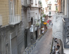 Otel La Casetta (Napoli, İtalya)