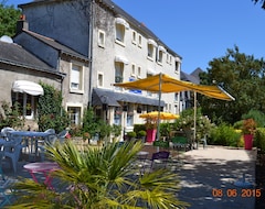 Hotel Le Castel (Brissac-Quincé, France)