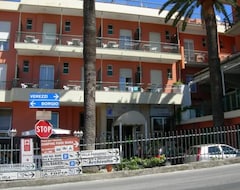 Khách sạn Villa delle Rose (Borgio Verezzi, Ý)