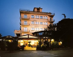 Khách sạn Hotel La Rotonda (Cepagatti, Ý)