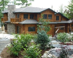 Khách sạn Luxury Fall & Winter Cottage - 2 Hrs From Toronto (McKellar, Canada)