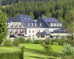 Khách sạn Sporthotel Landhaus Wacker (Wenden, Đức)