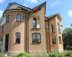 Otel Cottage Gutsulia (Yaremche, Ukrayna)
