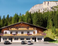Hotelli Dolomiti Des Alpes (Misurina, Italia)