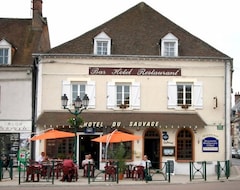 Otel Au Sauvage (Lorris, Fransa)