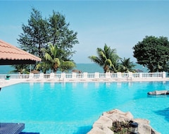 Khách sạn Putera Island Resort (Pulau Besar, Malaysia)