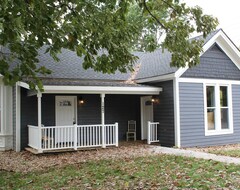 Entire House / Apartment Drew'S Den In Historic Downtown Pleasant Hill, Mo (Pleasant Hill, USA)