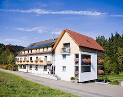 Khách sạn Hotel Landhaus Karin (Freudenstadt, Đức)