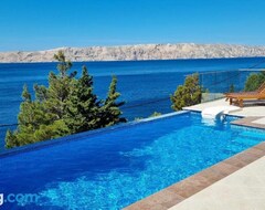 Tüm Ev/Apart Daire Villa Relax , With Seaview And Two Pools Near Beach (Senj, Hırvatistan)