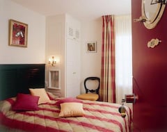 Hotel Villa 418 (Saint-Raphaël, France)