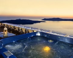فندق Thireas Hotel (فيرا, اليونان)